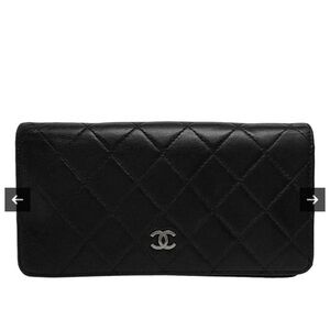 AUTHENTIC CHANEL Lambkin leather snap closure wallet. Great preown condition.